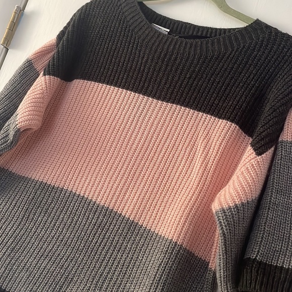 Cable & Guage Sweater top - Picture 3 of 4